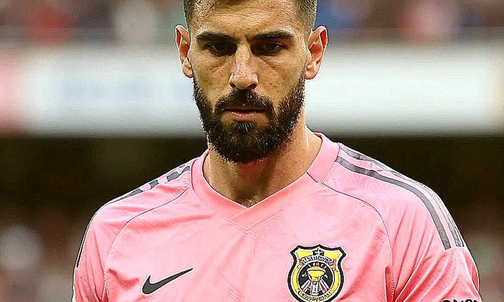 Flick Moves Raphinha Central: A Hat-Trick, an Eighth Straight Win, and a Contract Waiting to Be Signed Flick Moves Raphinha Central: A Hat-Trick, an Eighth Straight Win, and a Contract Waiting to Be Signed