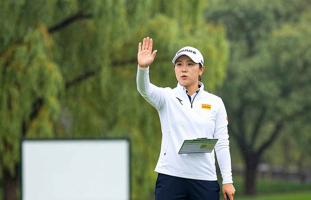 Bàn tay trái ở hố 10: Patrick Reed rời Wentworth giữa vòng 2 và ngôi đầu Race to Dubai bắt đầu lung lay Bàn tay trái ở hố 10: Patrick Reed rời Wentworth giữa vòng 2 và ngôi đầu Race to Dubai bắt đầu lung lay