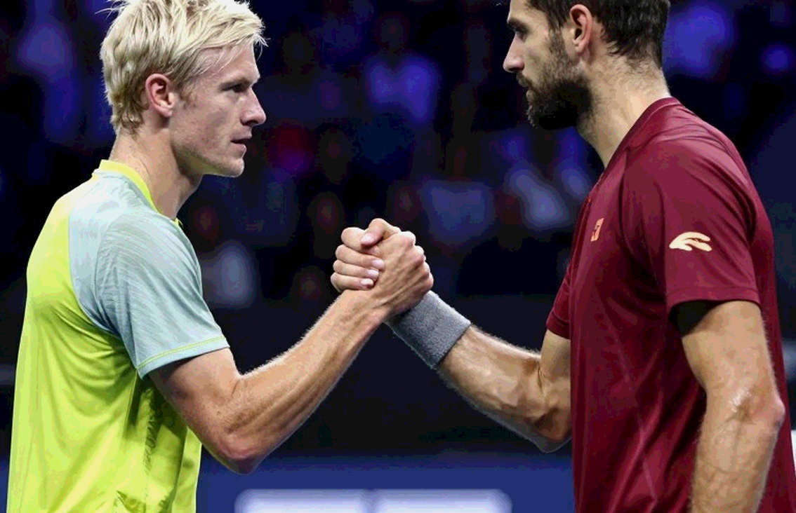 De Minaur và cú lừa của Pat Rafter Arena: Đọc lại tín hiệu 'trở lại phong độ' sau khi Australia hạ Ba Lan